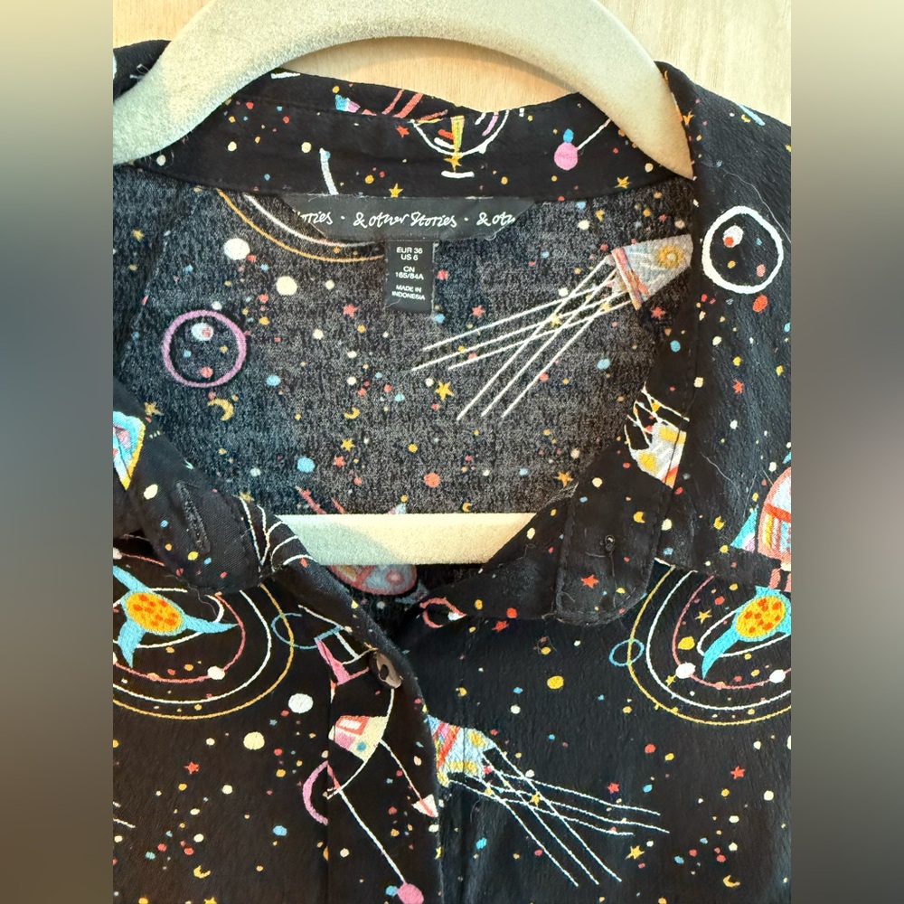 & Other Stories Black Midi Dress with Colorful Space Print - Picture 7 of 12